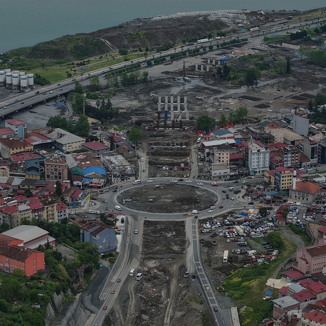 Karadeniz Sahil Yolu viyadüklerle Değirmendere Tüneli'ne bağlanıyor
Değirme...