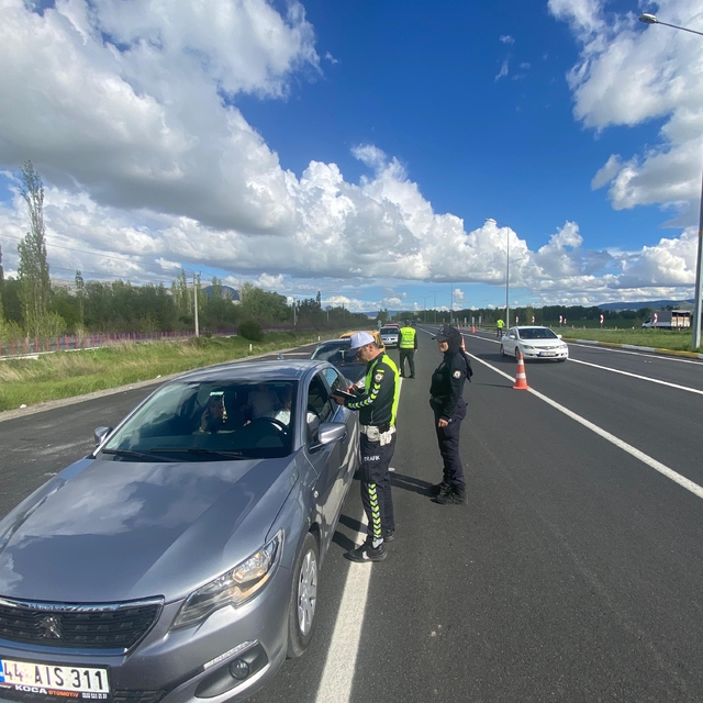 Ulaş'ta bayram öncesi trafik denetimleri artırıldı