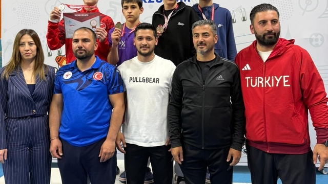 Erzurumlu öğrenciler Türkiye Şampiyonası'ndan 2 bronz madalya ile döndü