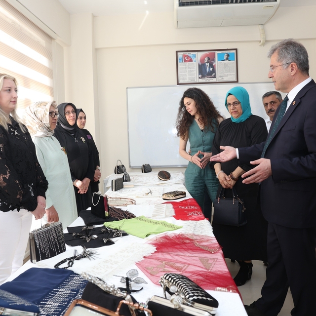 OSMEK kursiyerlerinin eserleri Hüdavendigar'da sergilendi
OSMEK'te üretilen...