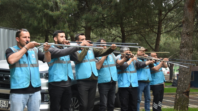Tüf tüflü 'kurban yakalama timi' kaçan kurbanlıklara geçit vermeyecek