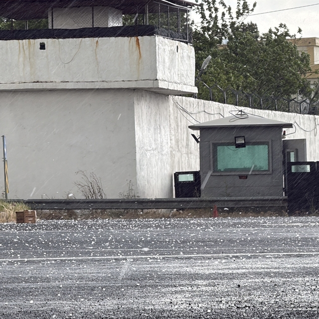 Diyarbakır'da dolu ve sağanak yağışı