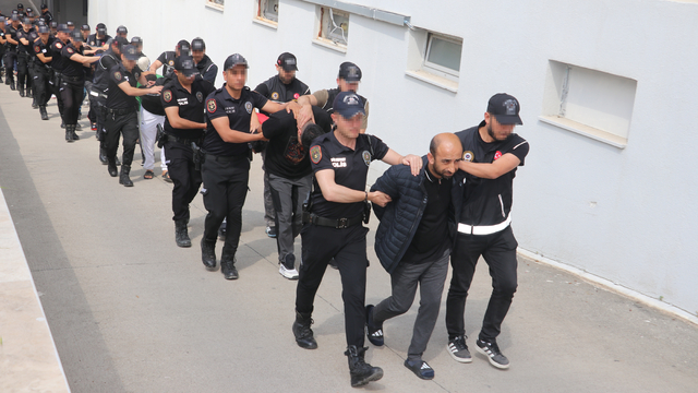 Adana merkezli 3 ilde düzenlenen uyuşturucu operasyonunda 22 zanlı tutuklandı