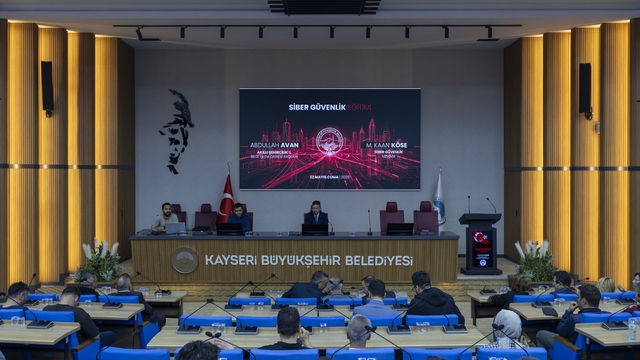 Büyükşehir personeline 'Siber güvenlik ve farkındalık eğitimi"