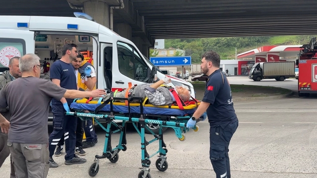 Samsun'da iki otomobil çarpıştı: 2 yaralı