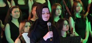 Karaman'da lise öğrencilerinden konser
Gecede sahne alan görme engelli Fird...
