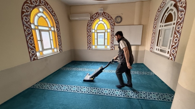 Kartepe'de camiler Kurban Bayramı öncesi ibadete hazırlanıyor
