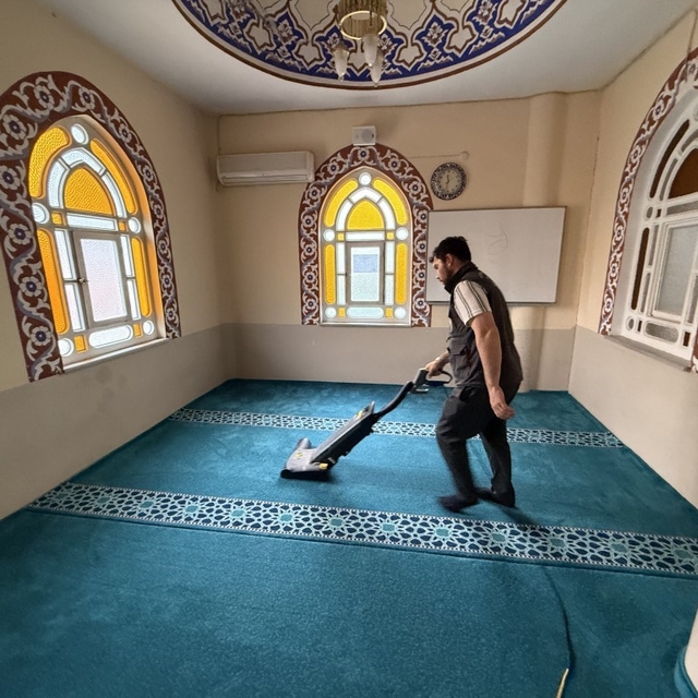 Kartepe'de camiler Kurban Bayramı öncesi ibadete hazırlanıyor