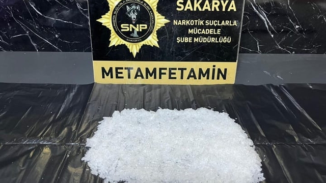 İstanbul'dan Eskişehir'e uyuşturucu götüren zanlı Sakarya'da yakalandı