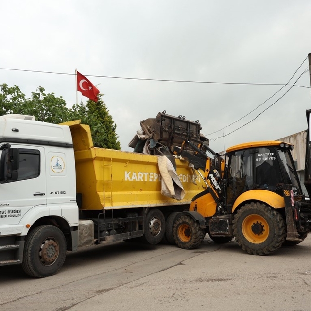 Kartepe'de bayram öncesi temizlik mesaisi