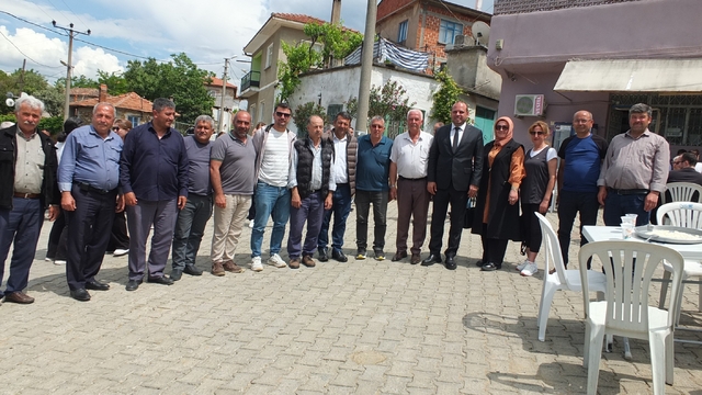 Burhaniye de geleneksel Ağacık Hayrı yüzlerce insanı buluşturdu