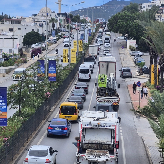Bodrum'a 24 saatte 20 bin araç giriş yaptı