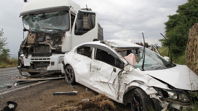 Kula'da zincirleme trafik kazası: 8 yaralı, 1 gözaltı