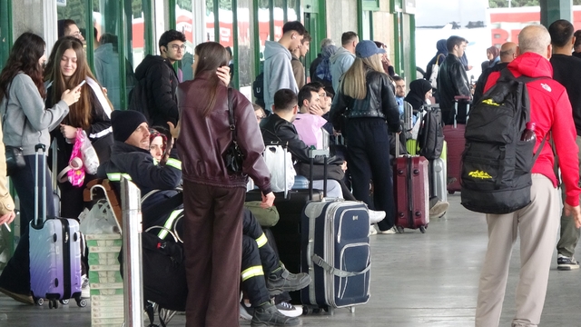 Kocaeli'de otogarda bayram yoğunluğu: Biletler tükenmiş durumda
"Sezon öncesi bu 9 günlük tatilin olması bize can suyu oldu"