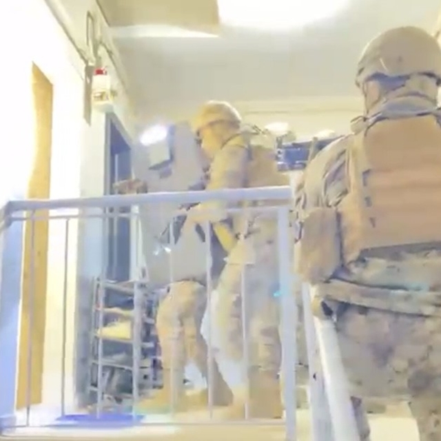 İş insanlarına zorla çek imzalattıran şebekeye Organize Polisi'nden darbe
İ...