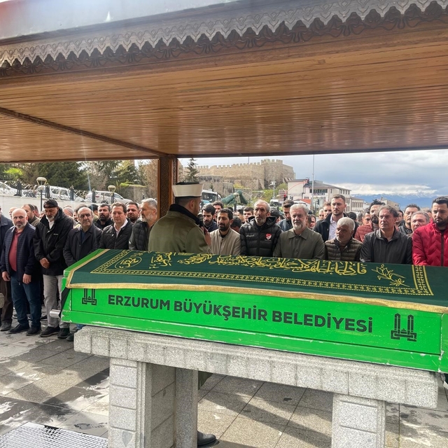 Gazeteci Orhan Akdal'a son görev