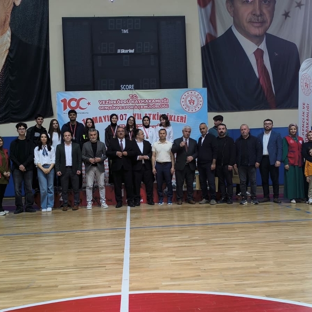 Vezirköprü'de liseler arası münazara yarışması yapıldı