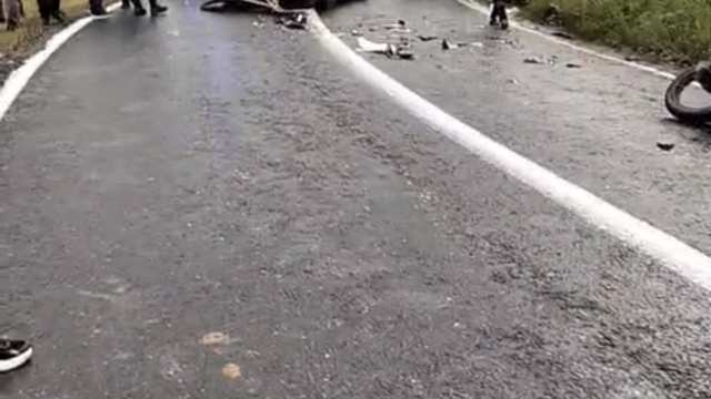 Diyarbakır'da otomobil ile motosiklet kafa kafaya çarpıştı: 1 yaralı