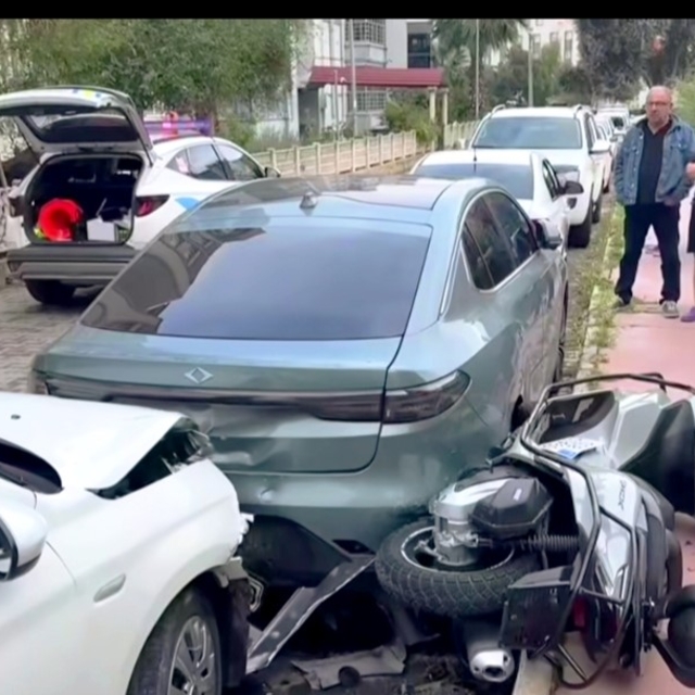 Söke'deki kazada 5 araç hasar gördü: 1 yaralı