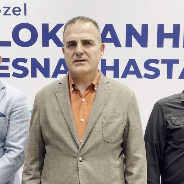 Vali Akbıyık, Başkan Karaca'yı hastanede ziyaret etti
"Kısa sürede çözeceği...