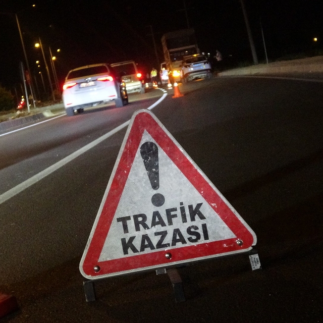 Kilis'te motosiklet ile otomobil çarpıştı: 2 yaralı