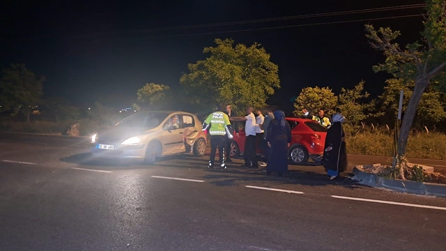 Kilis'te iki otomobil çarpıştı: 4 yaralı