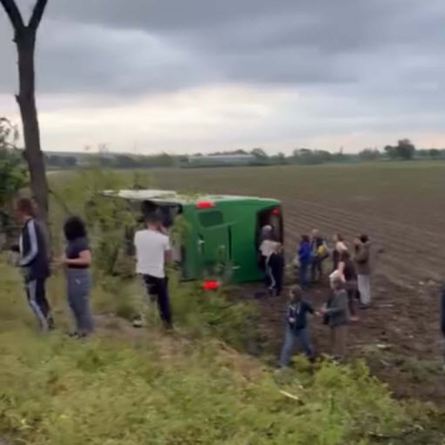Çanakkale'de otobüs devrildi; yaralılar var