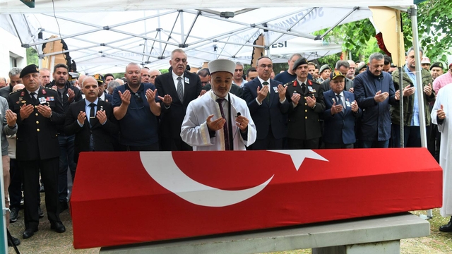 Tekirdağ'da vefat eden Kıbrıs gazisi son yolculuğuna uğurlandı