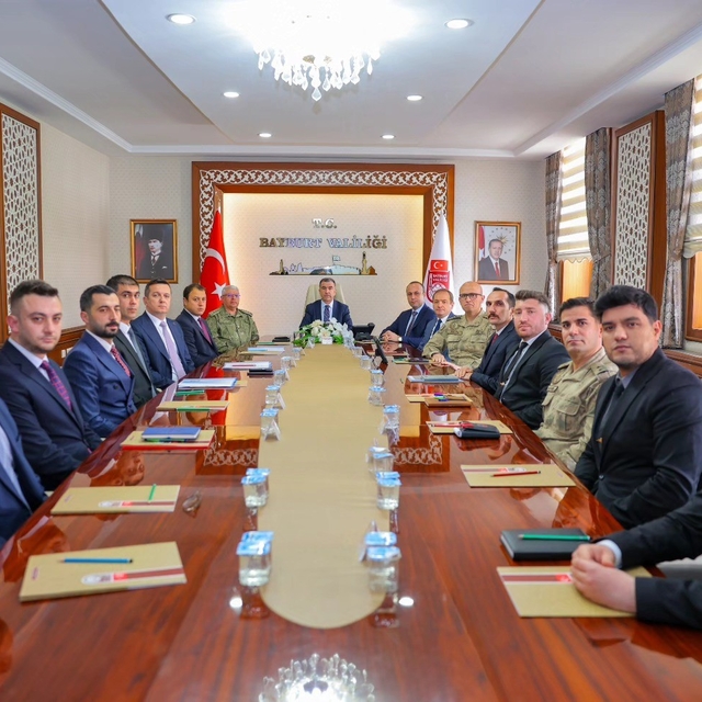 Bayburt'ta bayram öncesi güvenlik ve trafik tedbirleri toplantıda ele alınd...