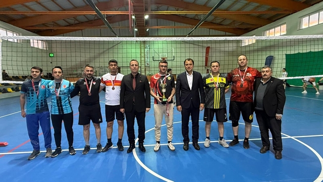 Aydıntepe'de voleybol turnuvası tamamlandı