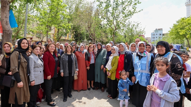Fatma şahin, 25 Aralık mahallesi sakinleriyle bayramlaştı
Yeni "Haydi Tarladan Sofraya" pazar yeri hizmete başladı