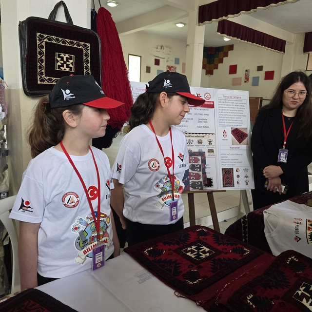 Balıkesir'de TÜBİTAK 4006 Bilim Fuarı düzenlendi