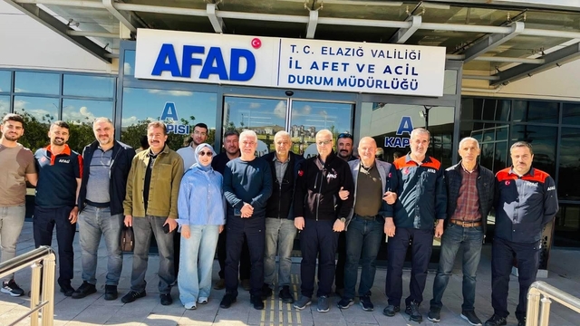 Elazığ'da AFAD personeline enkazda iletişim eğitimi verildi