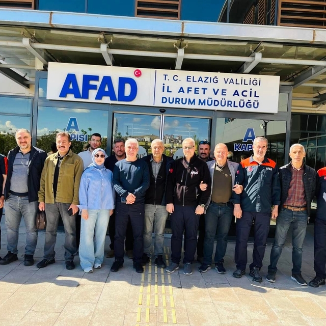 Elazığ'da AFAD personeline enkazda iletişim eğitimi verildi