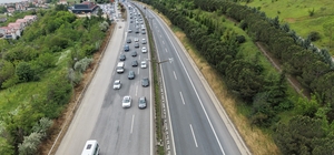 Tatilin ikinci gününde TEM'de trafik yoğun akıcı ilerliyor