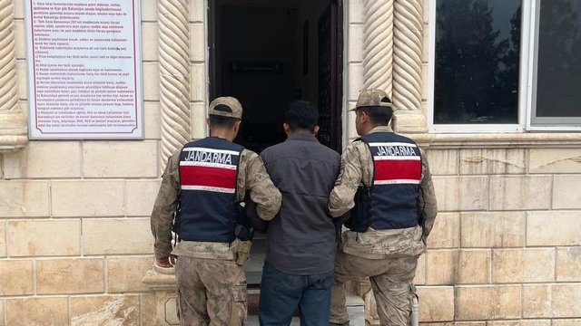 Dolandırıcılık suçundan aranan şahıs yakalandı