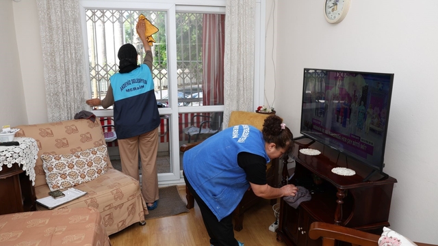 Akdeniz Belediyesinden gönülleri ısıtan bayram hediyesi
Başkan Vekili Şener: "Bayram sevincini her eve taşıyoruz"