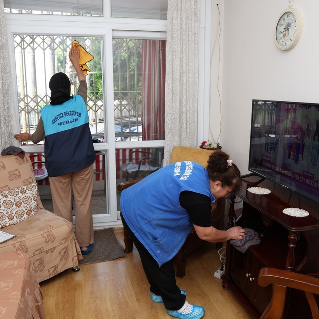 Akdeniz Belediyesinden gönülleri ısıtan bayram hediyesi
Başkan Vekili Şener...