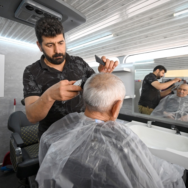 Mersin'de mobil kuaför hizmeti bayram öncesi yollarda