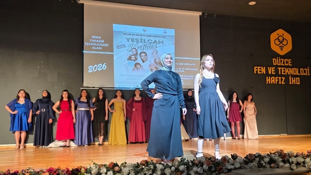 Öğrenciler Yeşilçam Defilesi çok beğenildi