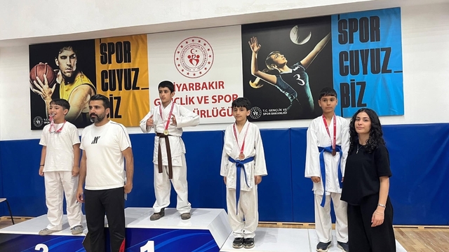 Çermikli sporcular madalyalarla döndü