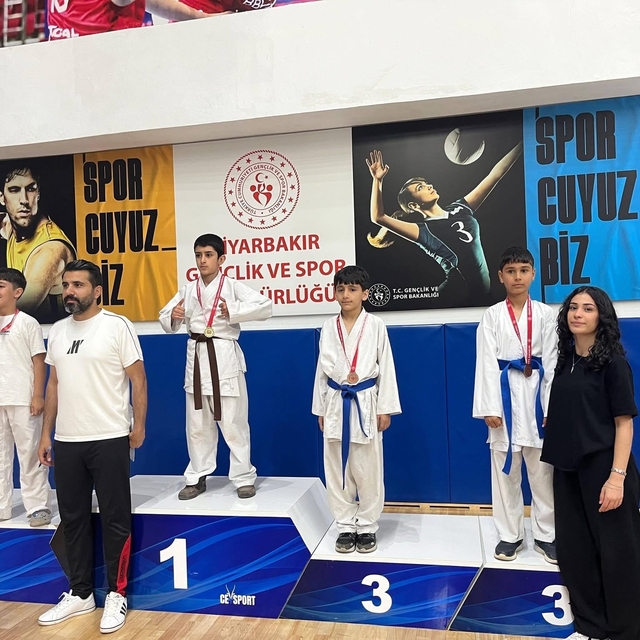 Çermikli sporcular madalyalarla döndü