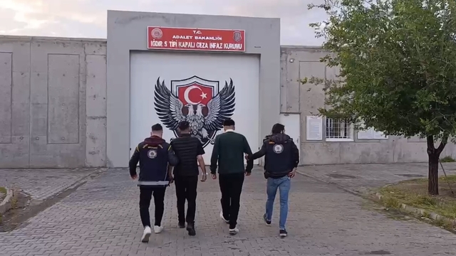 İnsan ticareti suçundan aranan 2 şüpheli, Dilucu Sınır Kapısı'nda yakalandı