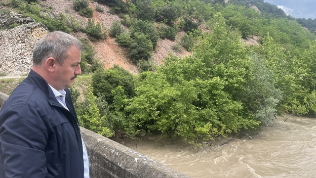 Niksar'da taşkın riskine karşı çalışmalar sürüyor