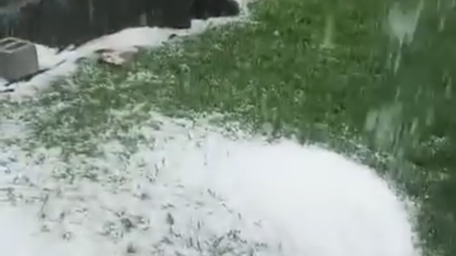Diyarbakır'da etkili olan sağanak yağış hayatı olumsuz etkiledi