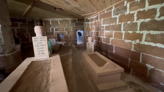 Muş'ta bayram öncesi türbe temizliği