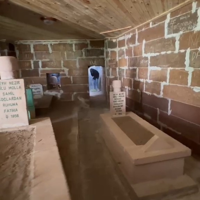 Muş'ta bayram öncesi türbe temizliği