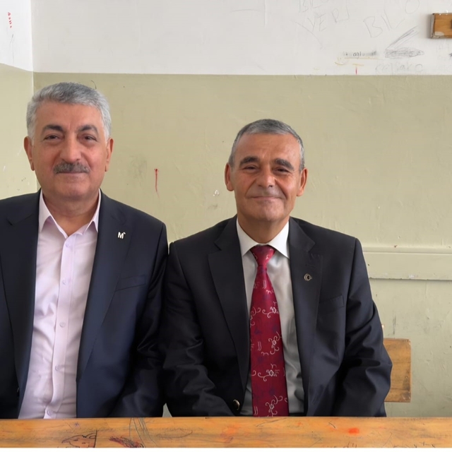 42 yıl sonra aynı sırada buluştular