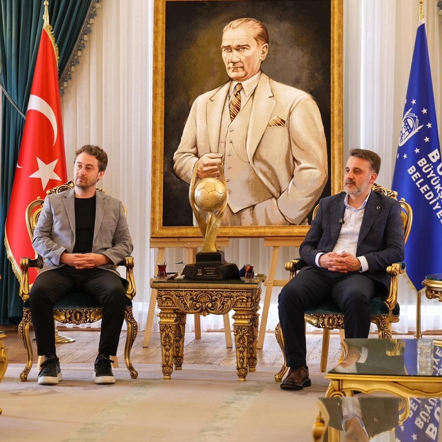 Şampiyon hentbolculardan Başkan Vekili Biba'ya ziyaret