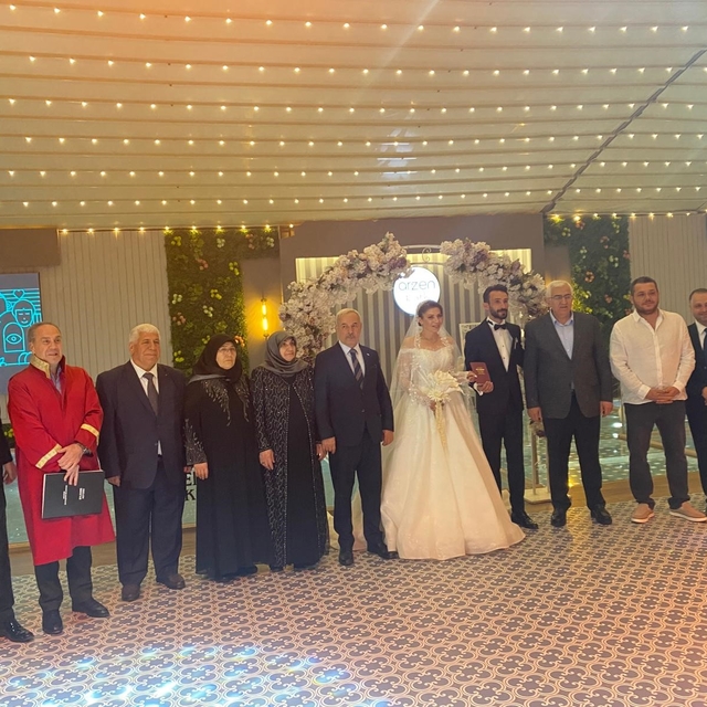 Akdağ ve Sezer ailelerinin mutlu günü